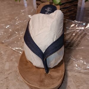 Brand new Woman Chickletleo Jeans style material